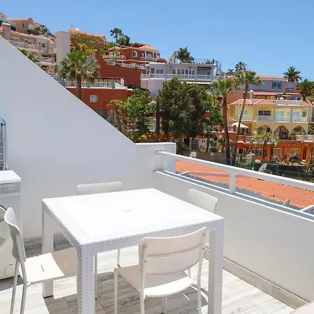 Lovely Sea View Free Wifi Apartment