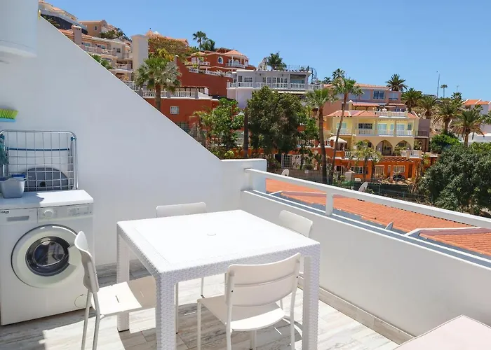 Lovely Sea View Free Wifi Apartment